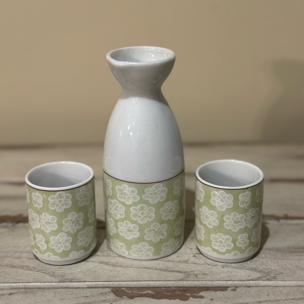 3 Piece Sake Set Green Floral Pottery House Made In Japan